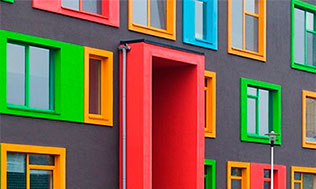 Фото цветного окна